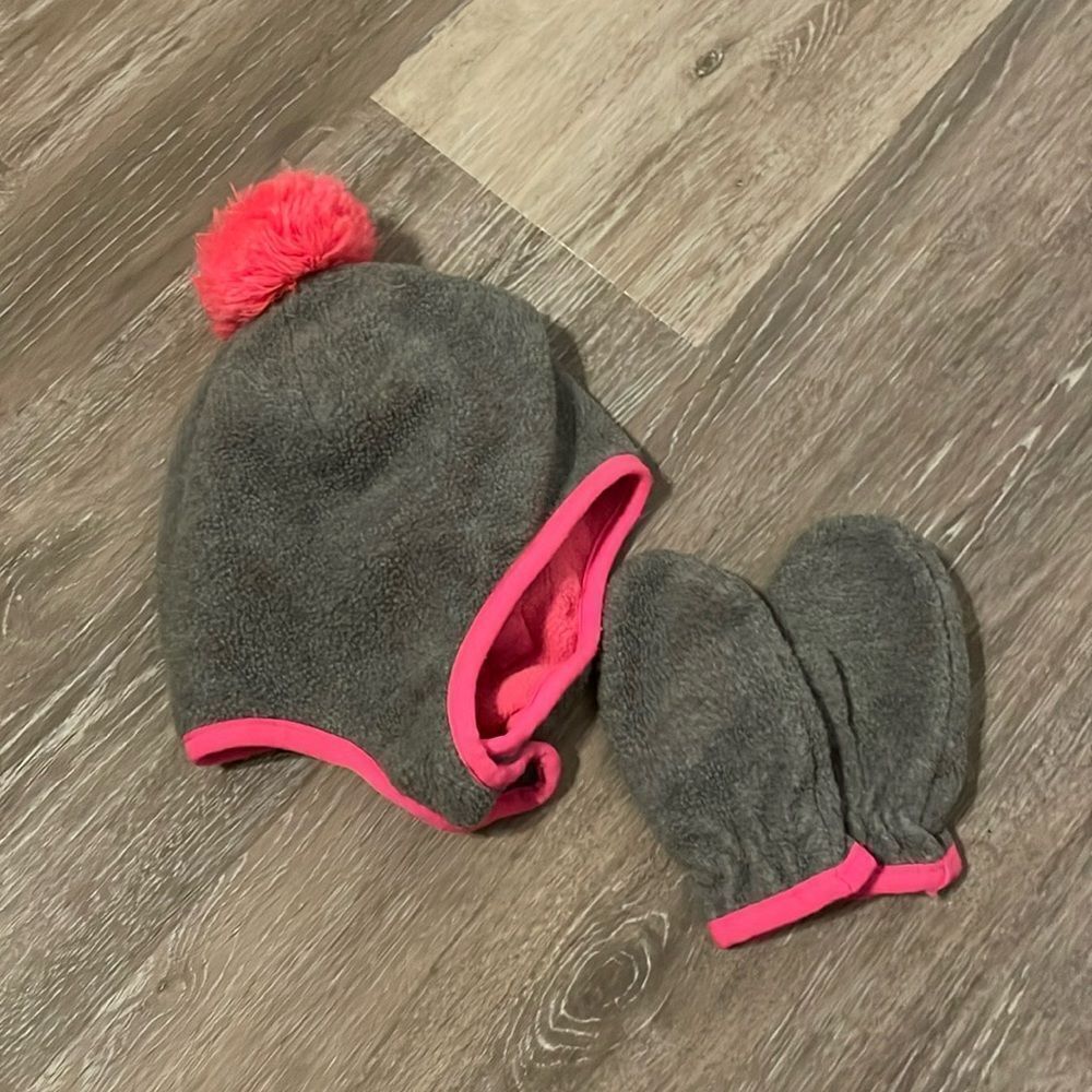 Kids Gray Fleece Hat & Mittens Set with Pink Trim